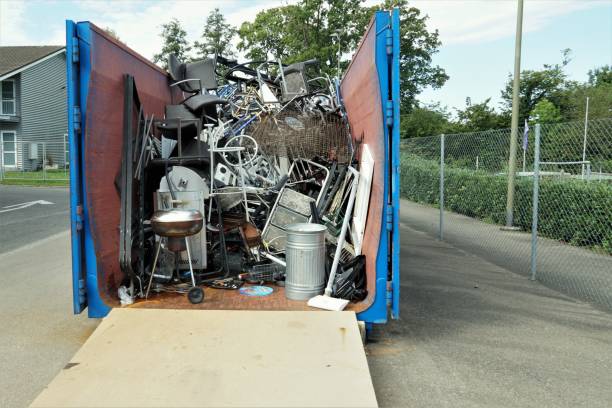 Best Hot Tub Removal  in Newburg, WI